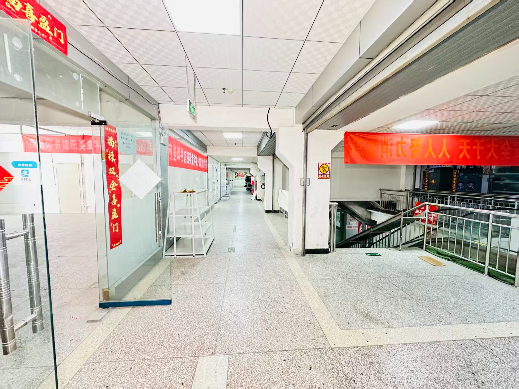 西昌巷引入人工智能技术应用场景，推动AI与商业、零售、电商、企业服务等领域融合发展。